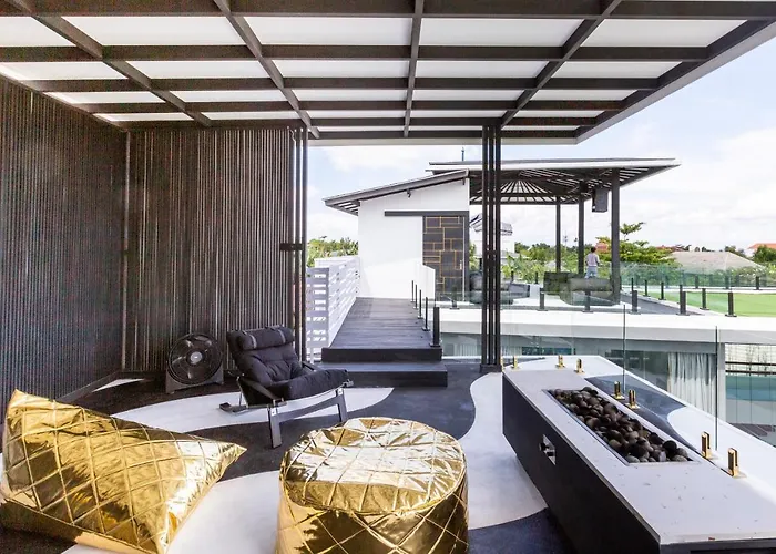 The Jendela House